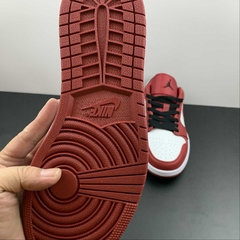 Imagem do Jordan 1 Low Bulls