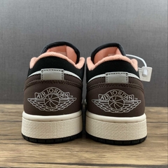 Jordan 1 Low Mocha - Born Sneakers