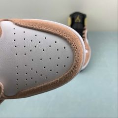 Jordan 1 Mid SE Flight Club na internet