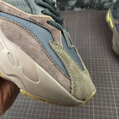 Adidas Yeezy 700 Mauve - comprar online