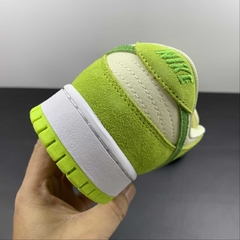 Nike SB Dunk Low Green Apple - Born Sneakers