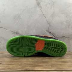 Nike SB Dunk Low Night of Mischief Halloween