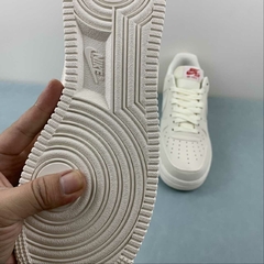 Imagem do Nike Air Force 1 '07 Low Rice White / Red
