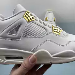 Jordan 4 Retro Metallic Gold - Born Sneakers