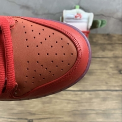 Nike SB Dunk High Strawberry Cough
