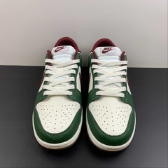 Imagem do Nike Dunk Low Gorge Green Team Red