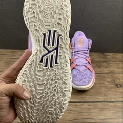 Imagem do Nike Kyrie 7 GS Daughters