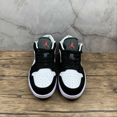 Imagem do Jordan 1 Low Black White Wolf Grey Infrared 23