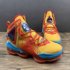 Nike Lebron 19 Tune Squad na internet
