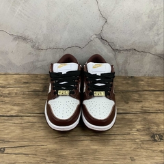 Imagem do Nike SB Dunk Low Supreme Stars Barkroot Brown