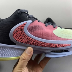Nike Zoom Freak 4 Black/Jujube - Born Sneakers