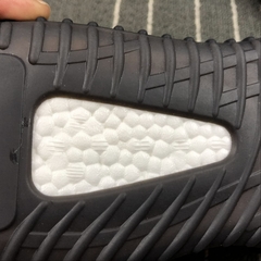 Imagem do adidas Yeezy Boost 350 V2 Core Black Red