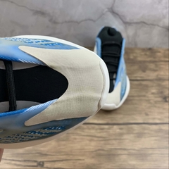 Adidas Yeezy 700 V3 Arzareth na internet