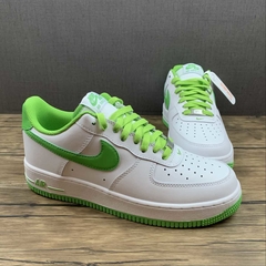 Nike Air Force 1 Low '07 White Chlorophyll na internet