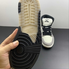 Imagem do Jordan 1 High Element Gore-Tex Light Bone