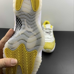 Imagem do Jordan 11 Retro Low Tour Yellow Snakeskin