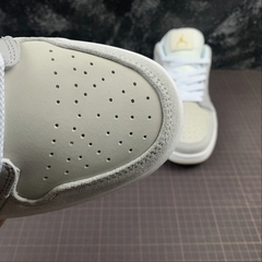 Jordan 1 Low Paris na internet