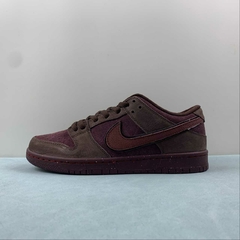 Nike SB Dunk Low City of Love Burgundy Crush
