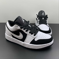 Jordan 1 Low Black White na internet