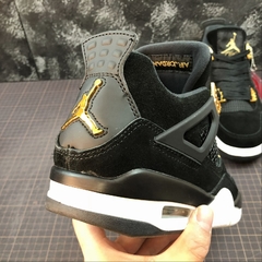 Jordan 4 Retro Royalty na internet