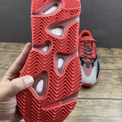 Imagem do adidas Yeezy Boost 700 Hi-Res Red