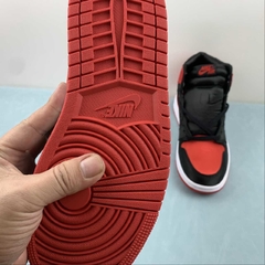 Imagem do Jordan 1 Retro High OG Satin Bred