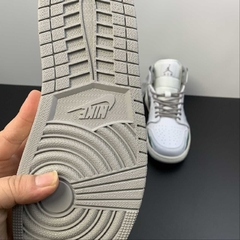 Imagem do Jordan 1 Mid Computer Interface Custom