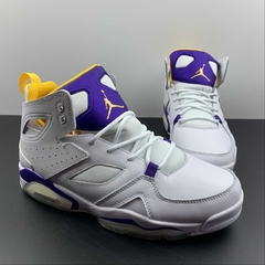 Jordan Flight Club 91 Lakers na internet