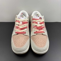 Imagem do Nike SB Dunk Low SE 85 Double Swoosh Sail Red Pink
