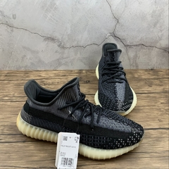 adidas Yeezy Boost 350 V2 Carbon na internet