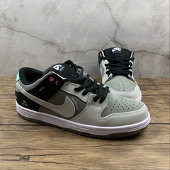 Nike SB Dunk Low VX1000 na internet