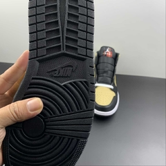 Imagem do Jordan 1 Mid Tartan Swoosh
