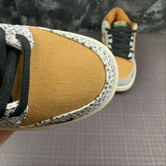 Nike SB Dunk Low Safari na internet