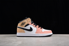 Jordan 1 Mid SE Flight Club na internet
