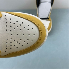 Jordan 1 High OG Yellow Ochre na internet