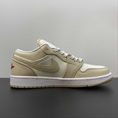 Jordan 1 Low SE Sail Rattan University Red - comprar online