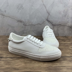 Givenchy Sneaker na internet
