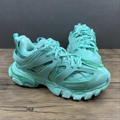 Balenciaga Track na internet