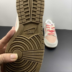 Imagem do Nike SB Dunk Low SE 85 Double Swoosh Sail Red Pink