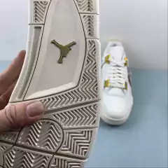 Imagem do Jordan 4 Retro Metallic Gold