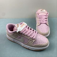 Nike Dunk Low Pink Gingham na internet