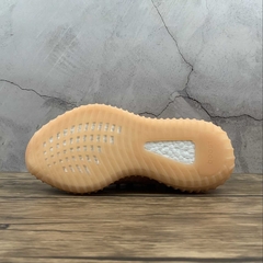Imagem do adidas Yeezy Boost 350 V2 Mono Clay