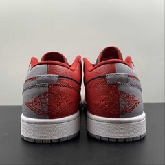 Imagem do Jordan 1 Low SE Homage Split Gym Red Cement Grey