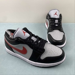 Jordan 1 Low Wolf Grey Gym Red na internet