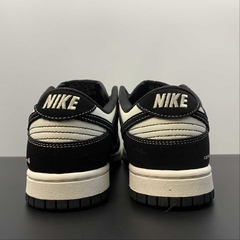 Imagem do Nike Dunk Low Batman Custom
