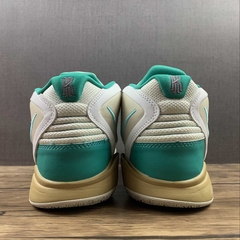 Nike Kyrie 8 Infinity Keep Sue Fresh - Born Sneakers