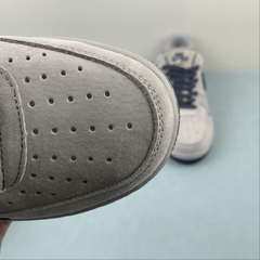 Nike Air Force 1 Low 1'07 LV8 Grey/Dark Blue na internet