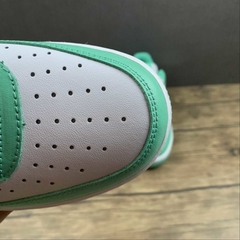 Nike Air Force 1 07 Low Mint Green na internet