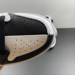 Jordan 1 Mid Split Black White na internet