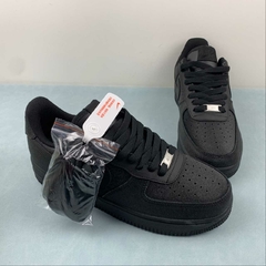 Nike Air Force 1 07 LE Black na internet